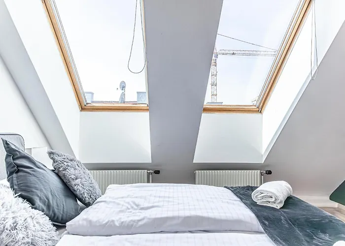 10-min Walk To Hauptbahnhof, Cozy Private With Ac, Tv & Wifi Apartman *
