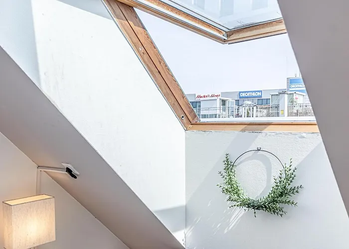 10-min Walk To Hauptbahnhof, Cozy Private With Ac, Tv & Wifi *
