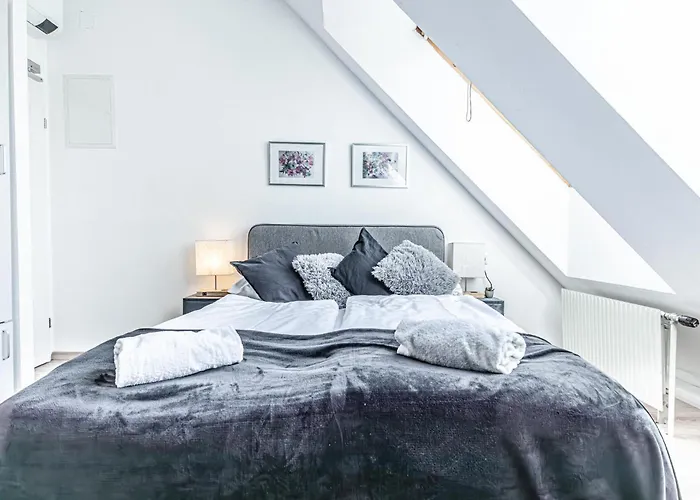 Apartman 10-min Walk To Hauptbahnhof, Cozy Private With Ac, Tv & Wifi Bécs