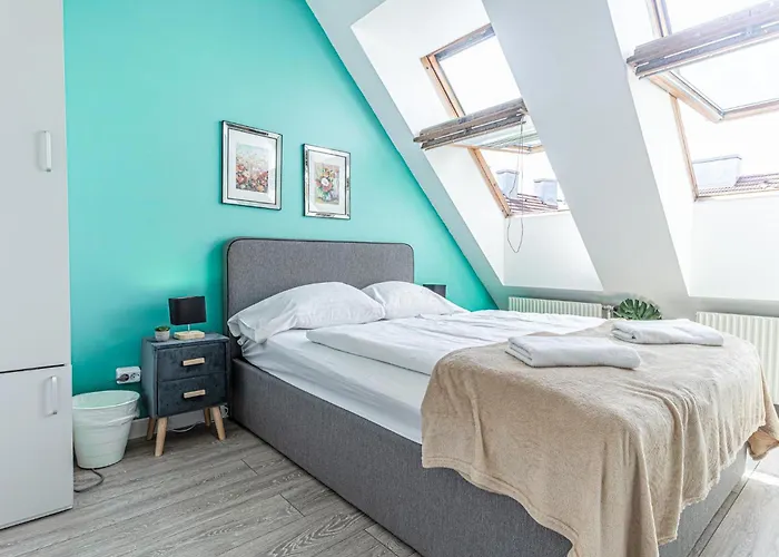 10-min Walk To Hauptbahnhof, Cozy Private With Ac, Tv & Wifi Apartman *