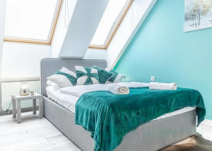 10-min Walk To Hauptbahnhof, Cozy Private With Ac, Tv & Wifi * Bécs