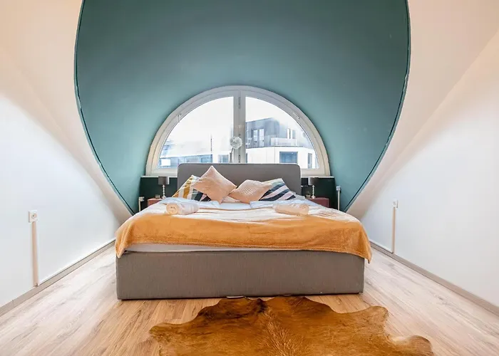 10-min Walk To Hauptbahnhof, Cozy Private With Ac, Tv & Wifi Apartman *
