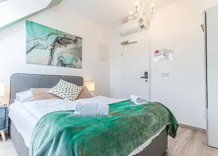 10-min Walk To Hauptbahnhof, Cozy Private With Ac, Tv & Wifi Apartman *