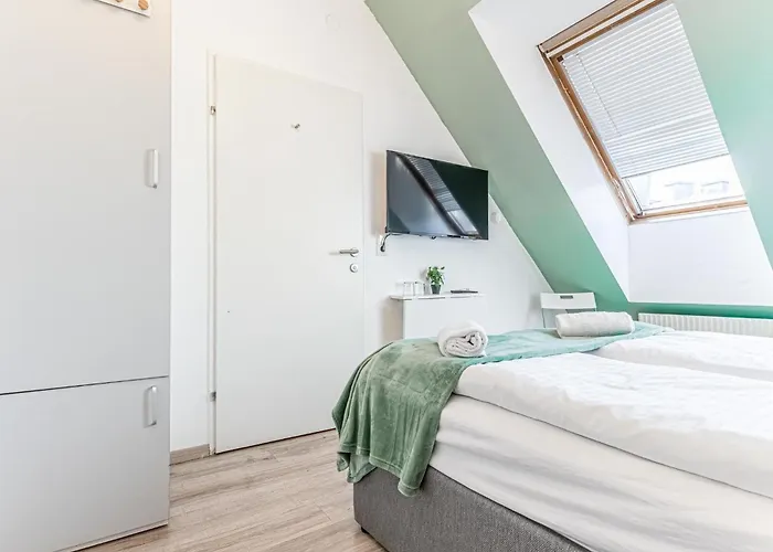 10-min Walk To Hauptbahnhof, Cozy Private With Ac, Tv & Wifi Apartman