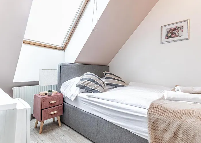 Apartman 10-min Walk To Hauptbahnhof, Cozy Private With Ac, Tv & Wifi Bécs