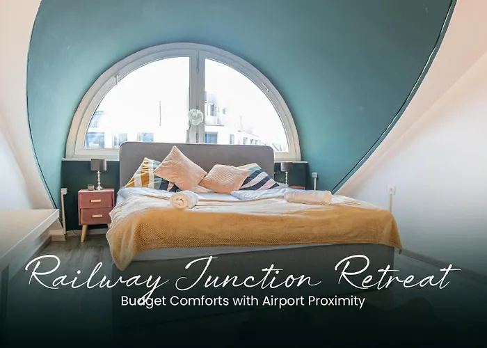 10-min Walk To Hauptbahnhof, Cozy Private With Ac, Tv & Wifi Bécs