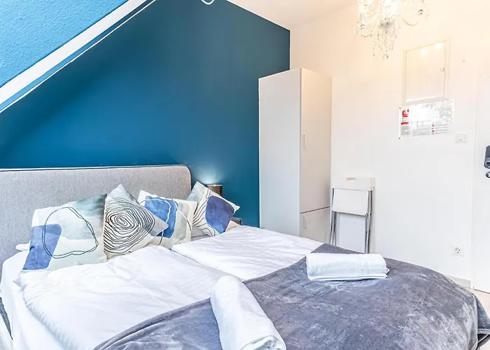 10-min Walk To Hauptbahnhof, Cozy Private With Ac, Tv & Wifi Apartman *