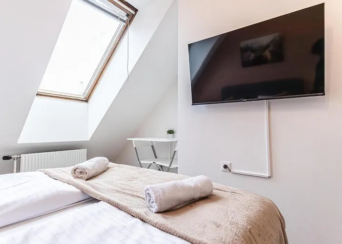 10-min Walk To Hauptbahnhof, Cozy Private With Ac, Tv & Wifi Apartman *