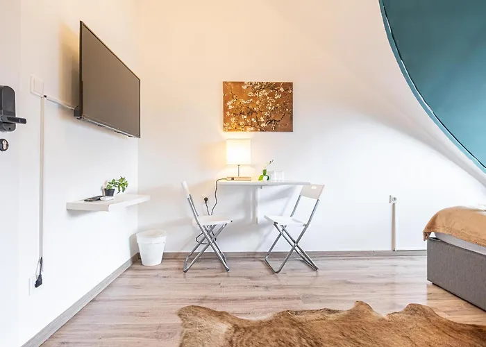 10-min Walk To Hauptbahnhof, Cozy Private With Ac, Tv & Wifi Apartman