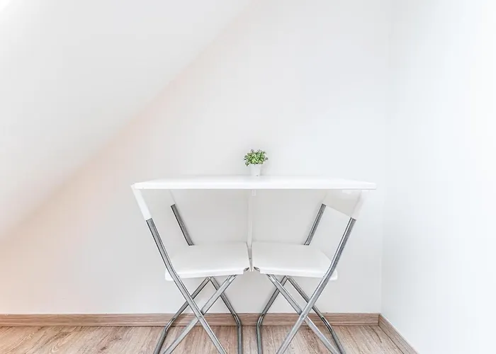 10-min Walk To Hauptbahnhof, Cozy Private With Ac, Tv & Wifi Apartman *