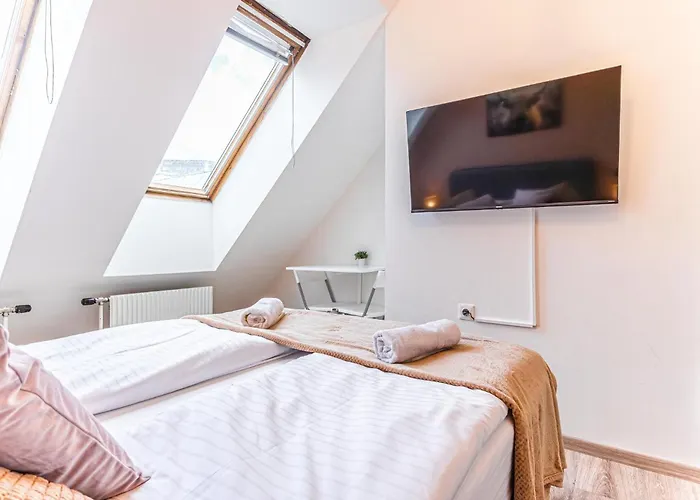 Apartman 10-min Walk To Hauptbahnhof, Cozy Private With Ac, Tv & Wifi *