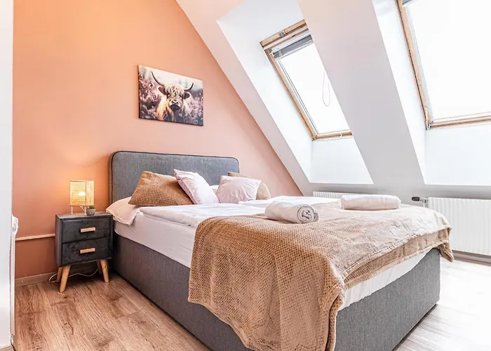 10-min Walk To Hauptbahnhof, Cozy Private With Ac, Tv & Wifi Apartman Bécs
