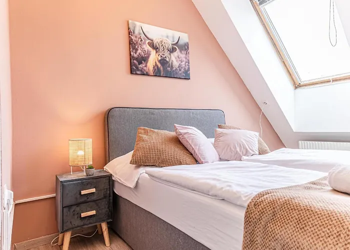 10-min Walk To Hauptbahnhof, Cozy Private With Ac, Tv & Wifi Apartman *